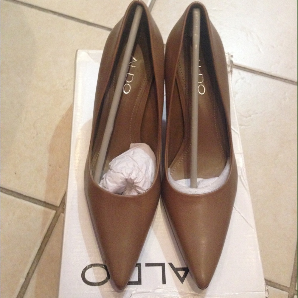 EUC ALDO pump, camel and black.Size 36. $30 each